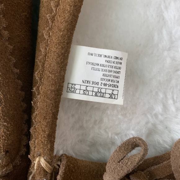 Gap Kids Moccasin Ballet Flat Shoe 3 US 2 UK 33 EU Slipper Tan Suede Sherpa Fur - Picture 3 of 6